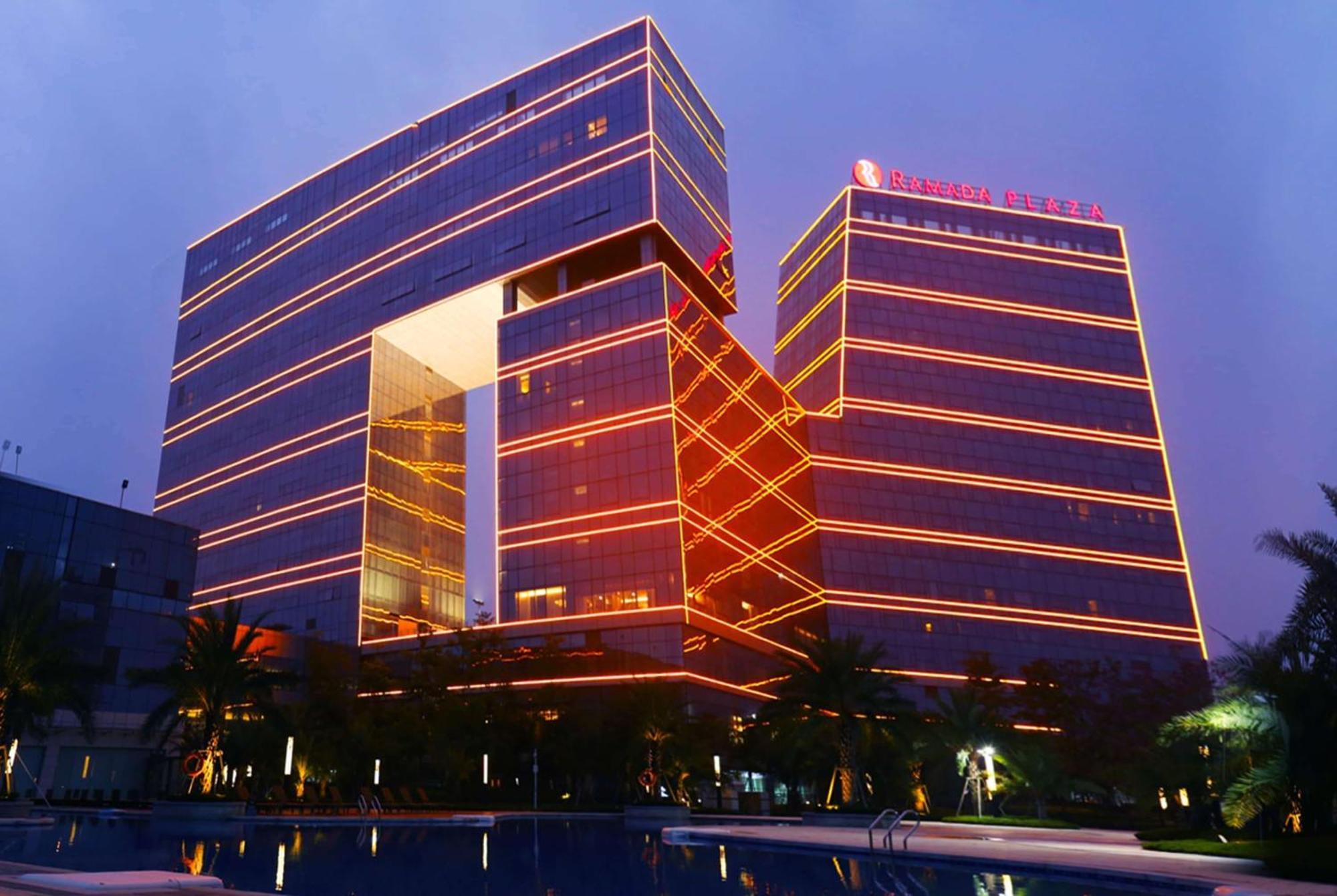 Отель Ramada Plaza Liuzhou Liudong Экстерьер фото